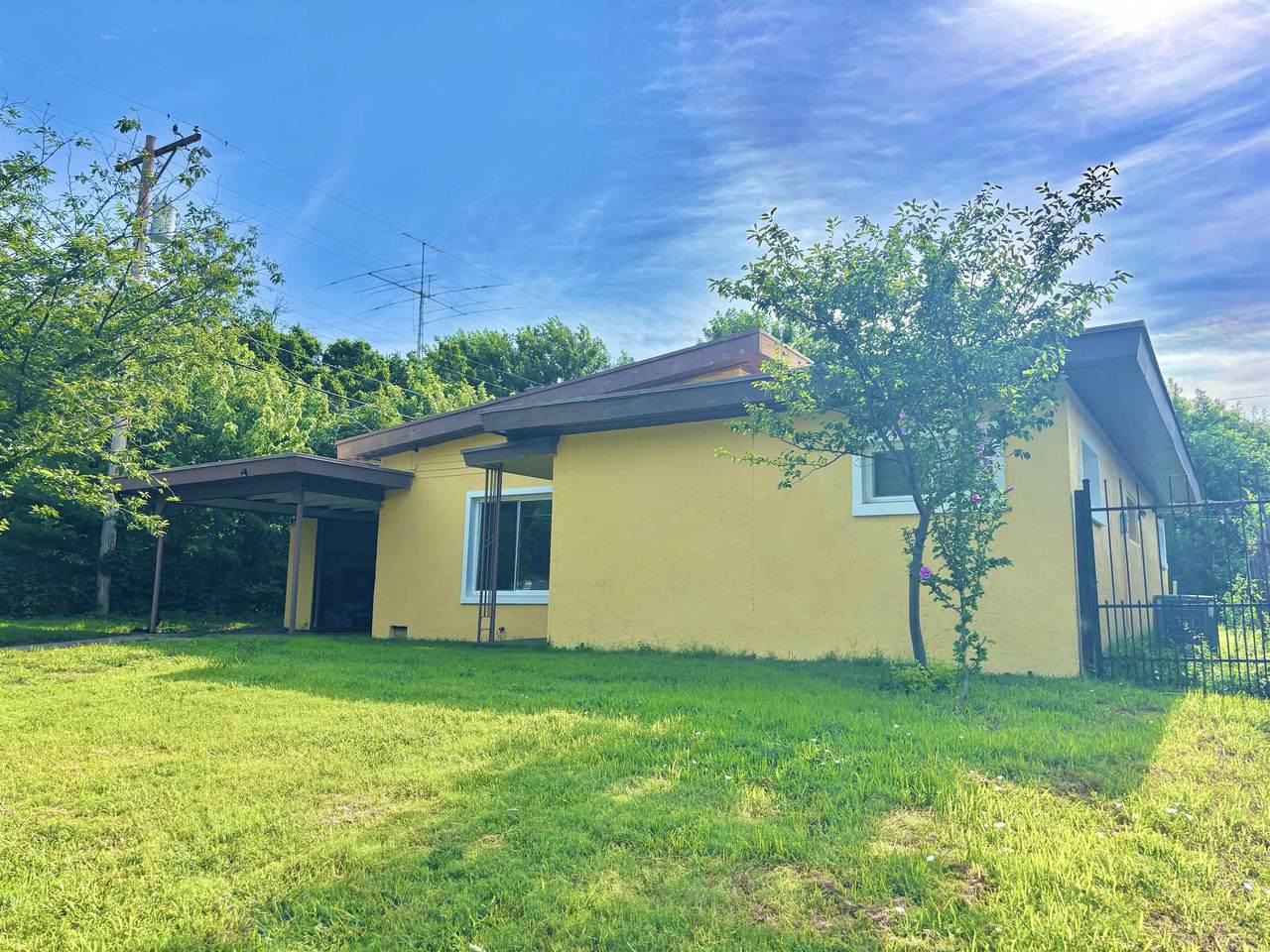 1772 Clifton - Photo 1