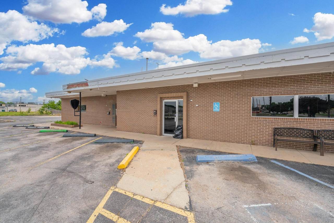 2502 Oliver Ave - Photo 1
