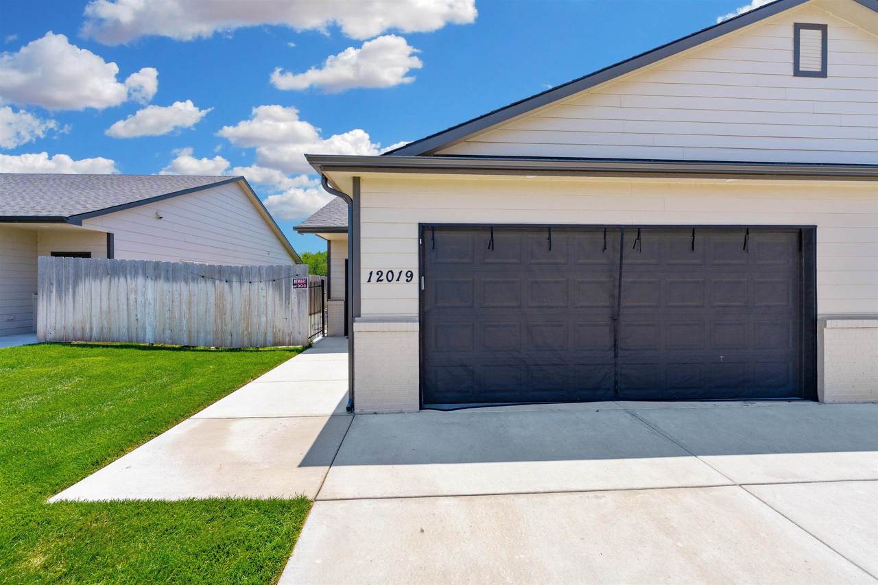 12019 Shadow Lakes - Photo 1