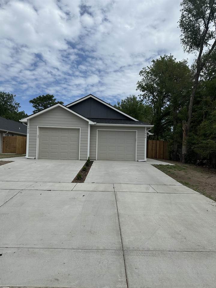 1019 Spruce - Photo 1
