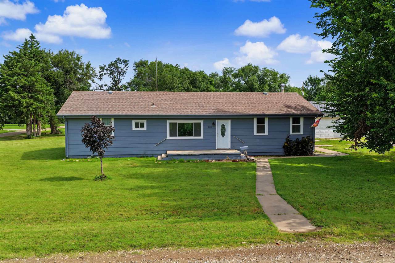 300 Railroad Ave - Photo 1