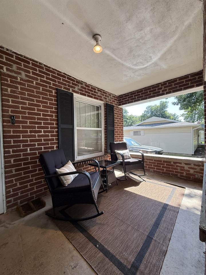https://bt-photos.global.ssl.fastly.net/wichita/1280_boomver_1_675993-1.jpg