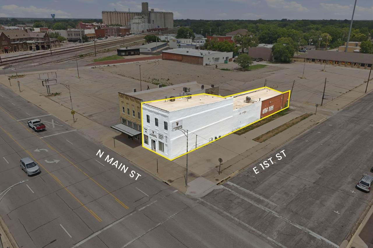 302 Main St - Photo 1