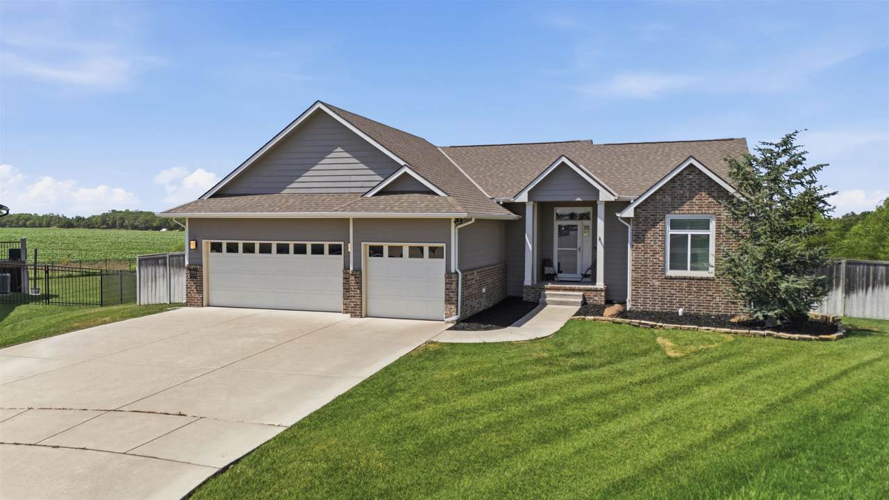 2741 Bluestone Cir - Photo 1