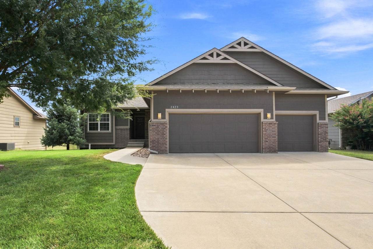 2423 Fieldstone - Photo 1