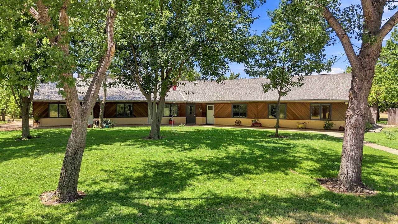 1691 Ashleigh Ln - Photo 1