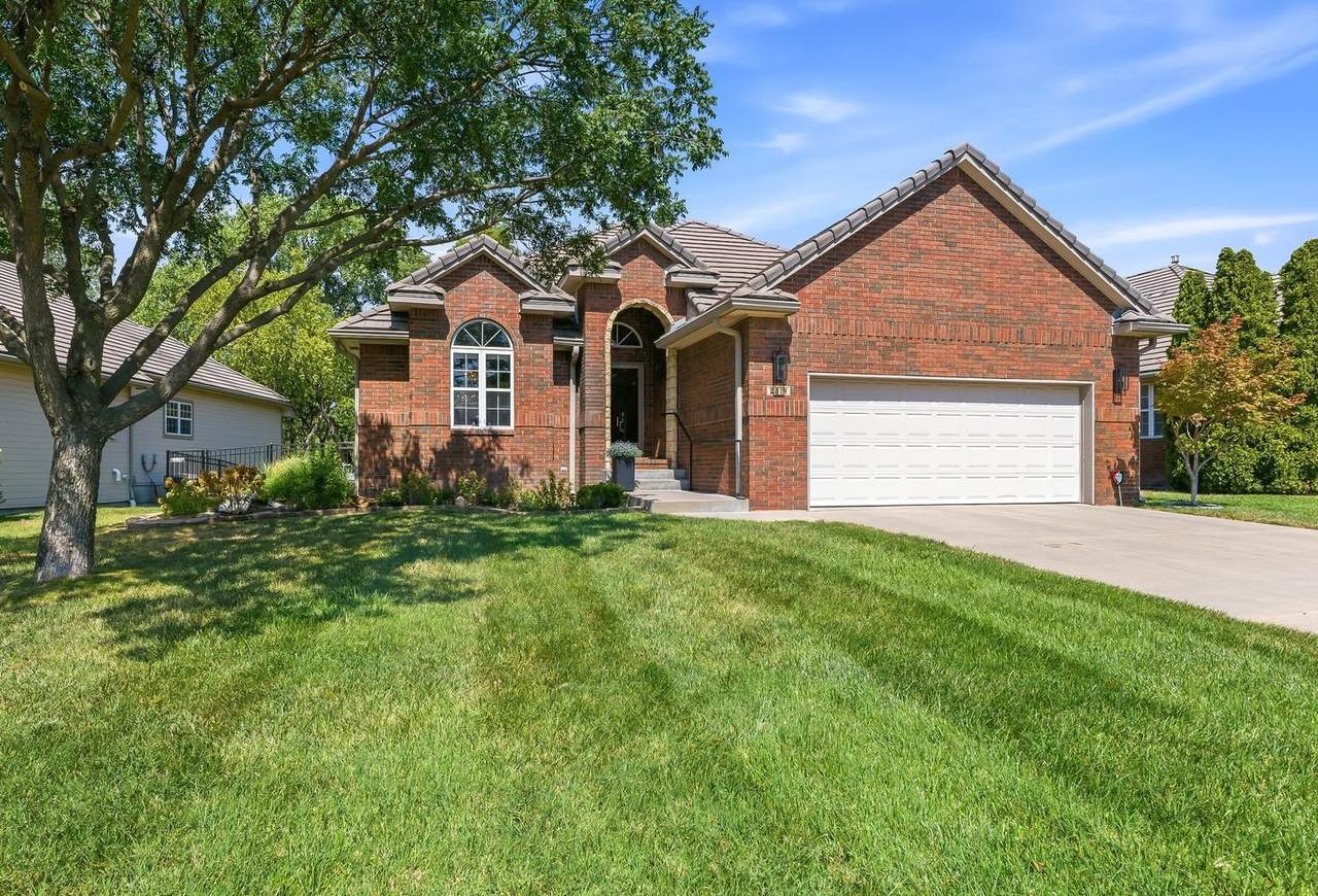 2819 Plumthicket Circle - Photo 1