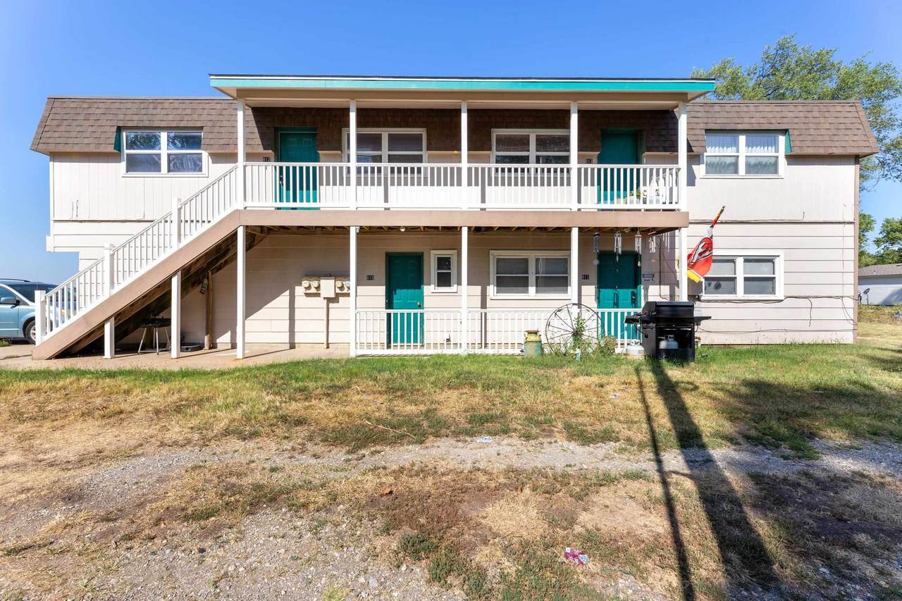 806 Edwards - Photo 1