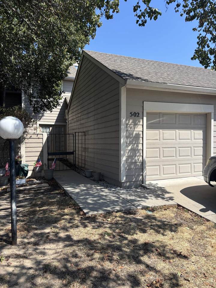 2221 Bramblewood - Photo 1