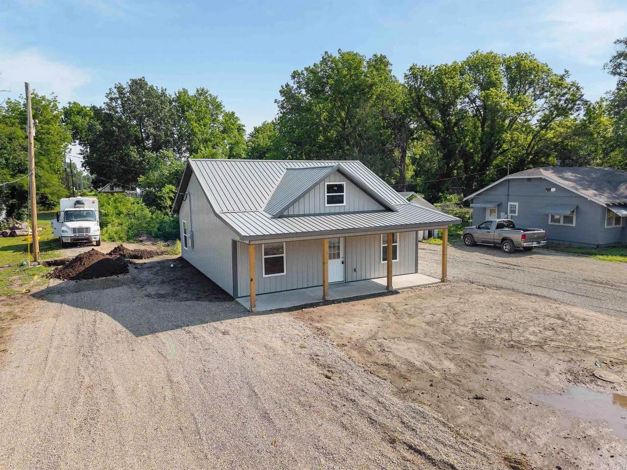 718 Jackson - Photo 1