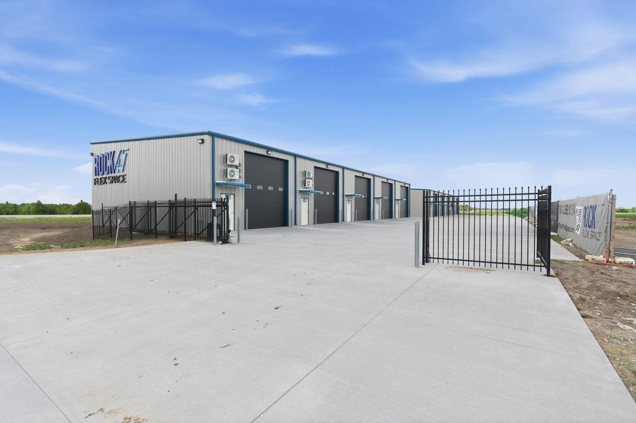 4659 Rock Rd - Photo 1