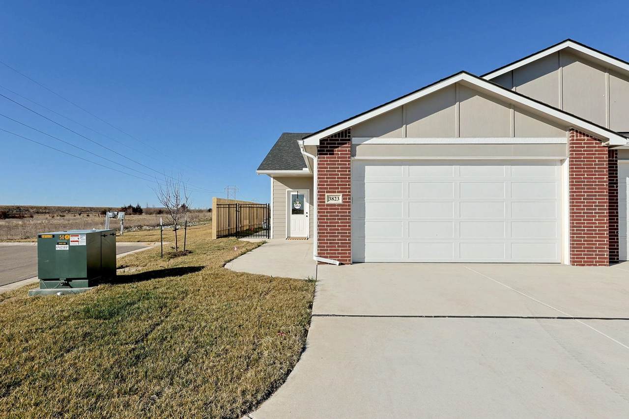 3835 Blue Lake Ct - Photo 1
