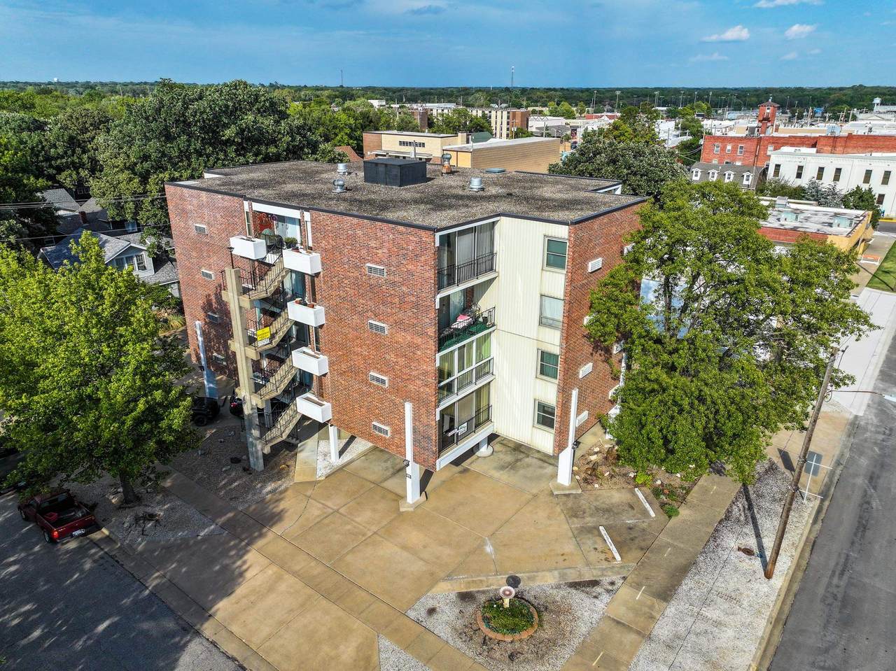 330 Central Ave Apt 3A - Photo 1