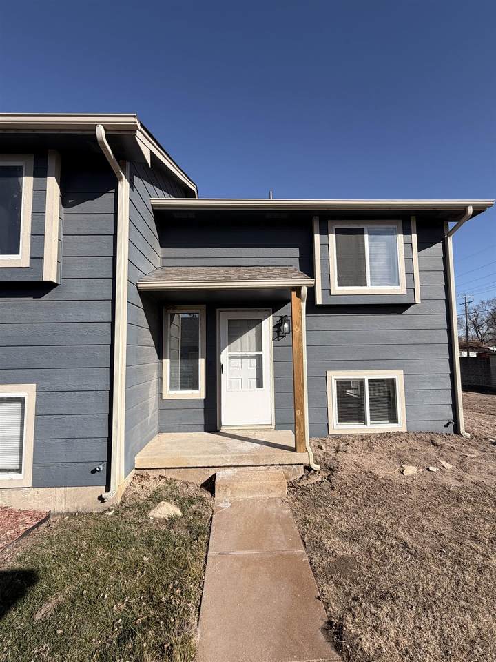 5590 Gold St, Unit 300 - Photo 1