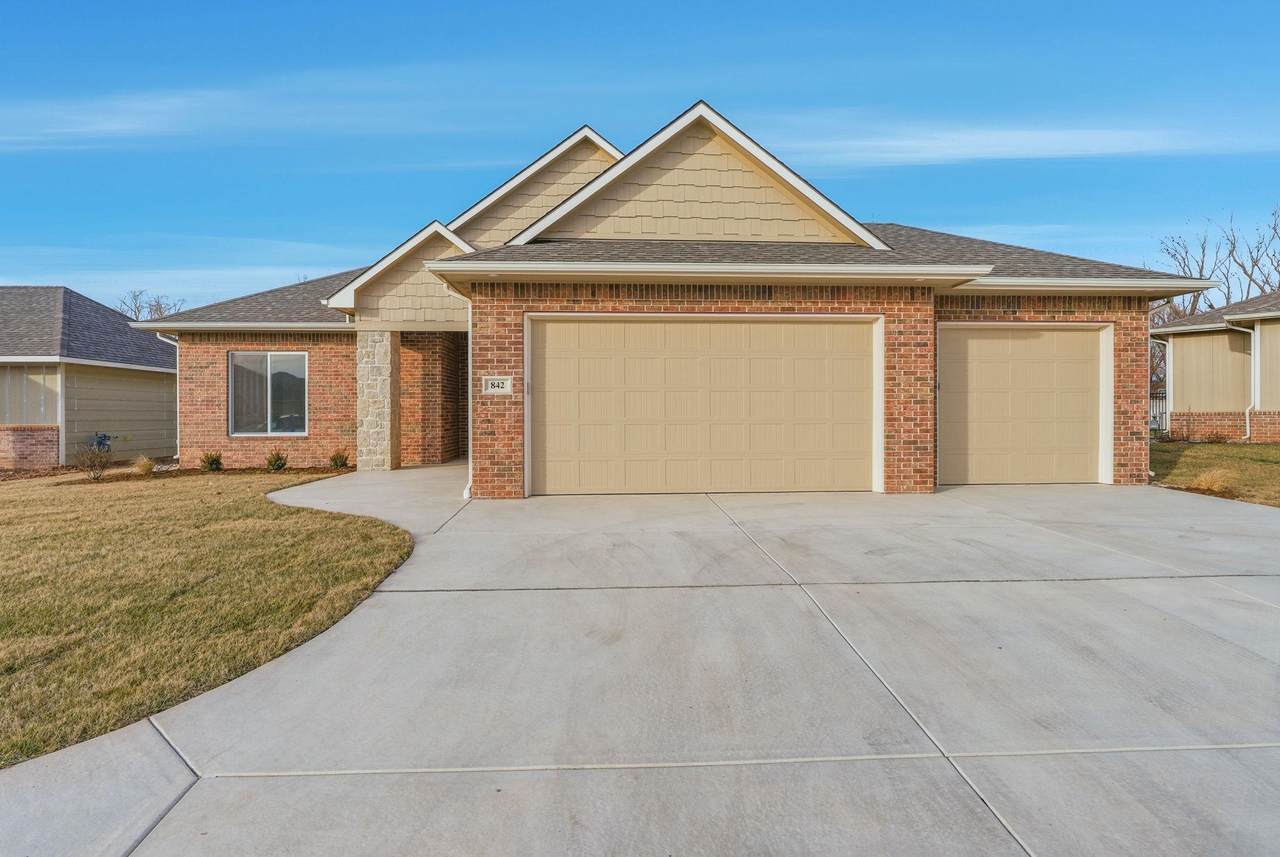 842 Thornton Ct - Photo 1
