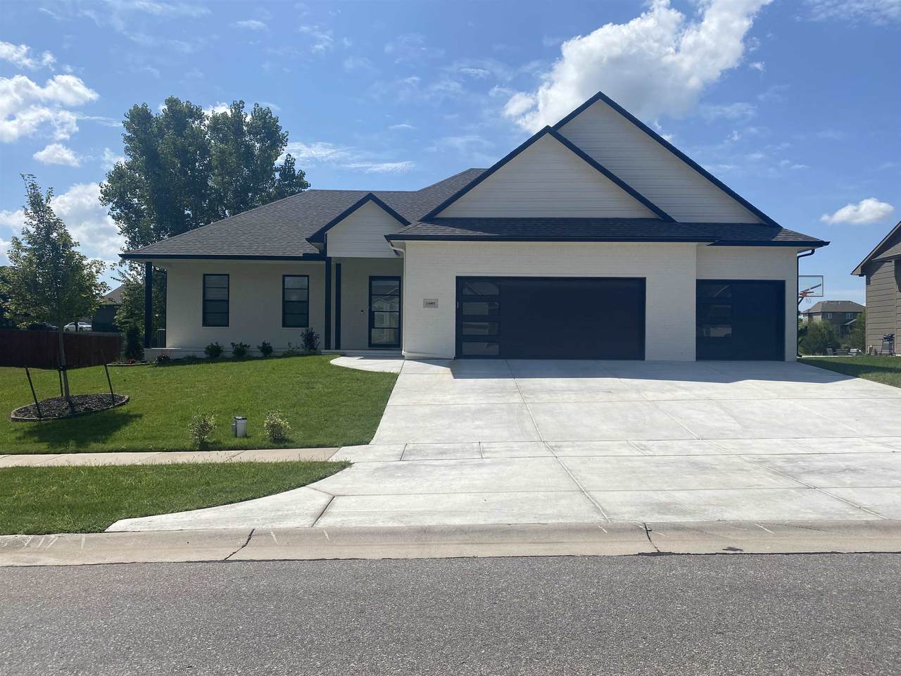 14401 Valley Hi Rd - Photo 1