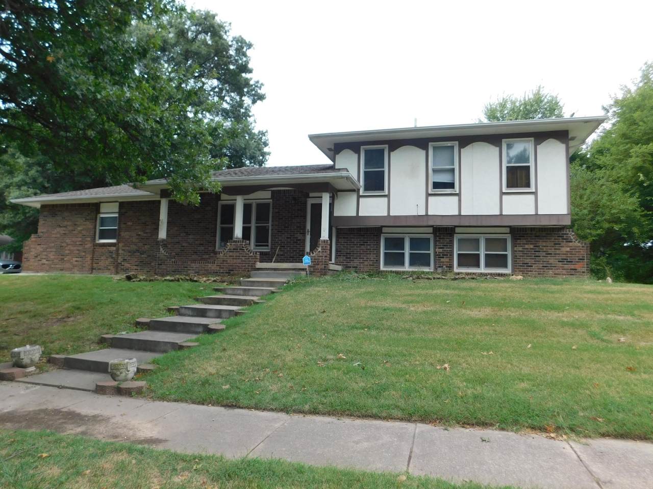 1223 Century St - Photo 1