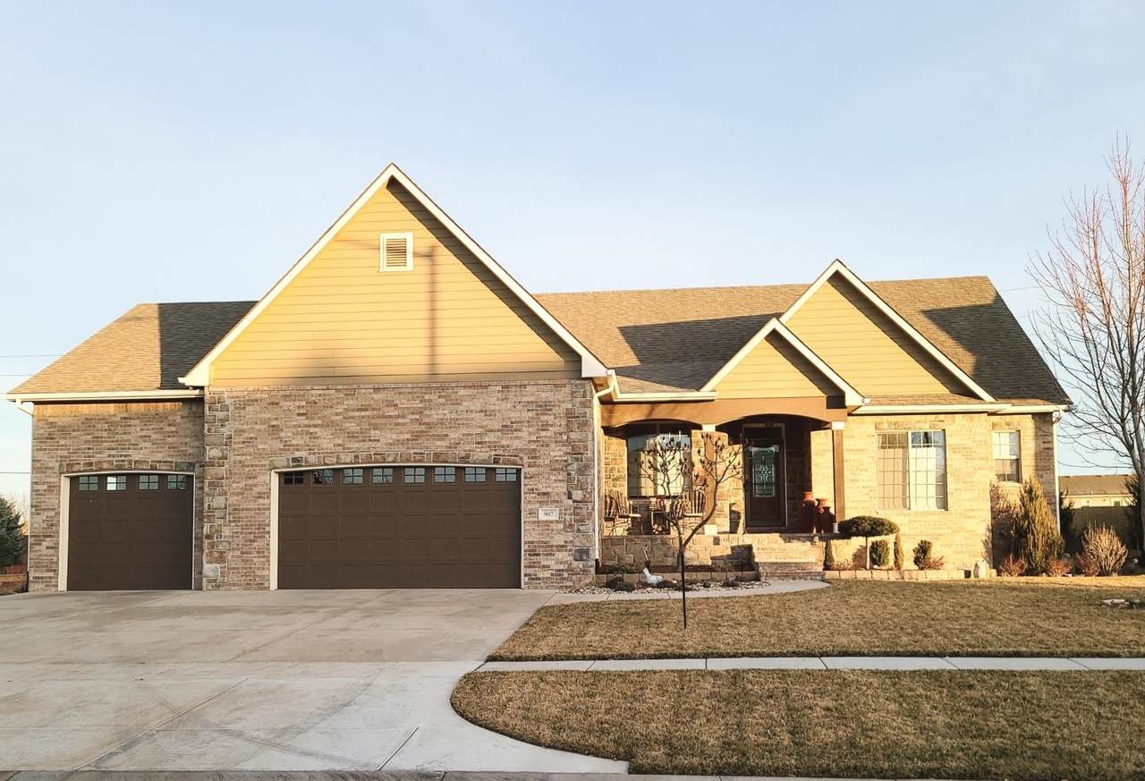 907 Rough Creek Loop - Photo 1