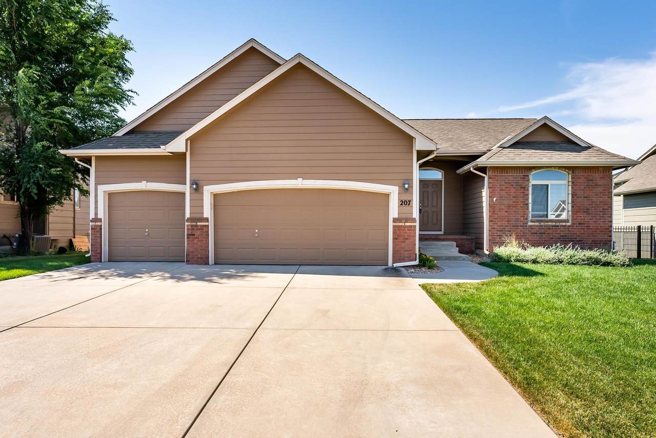 207 Capstone Ct - Photo 1