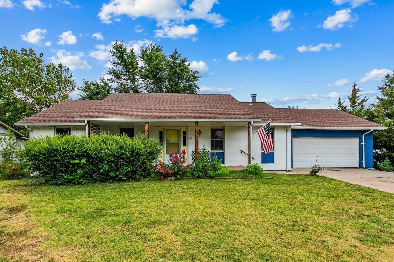 211 Swanee Dr - Photo 1