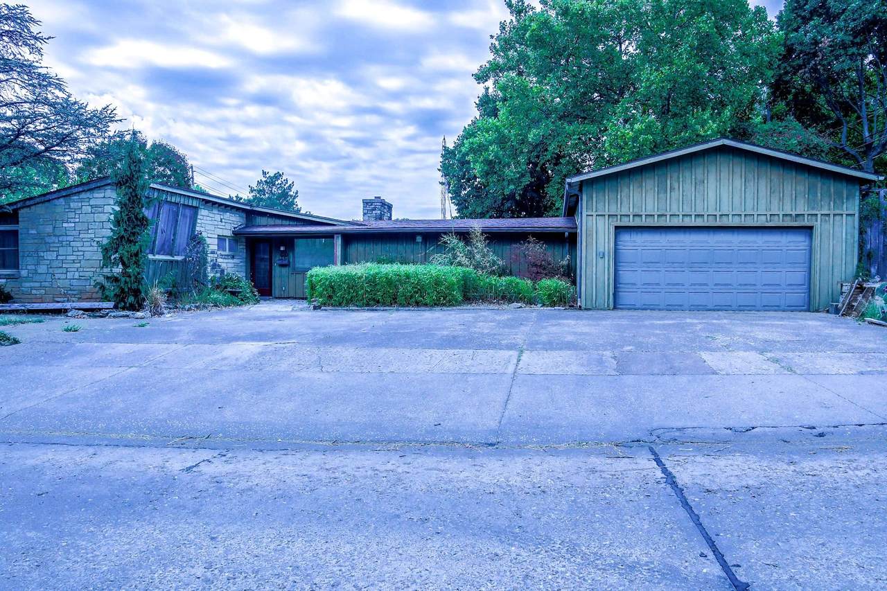 1123 Alexander St - Photo 1