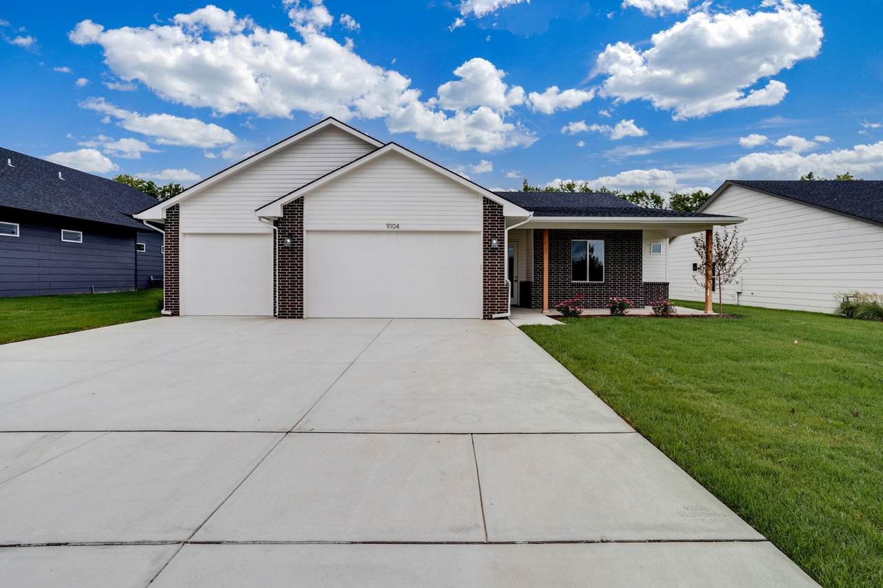 9104 33rd Cir S - Photo 1