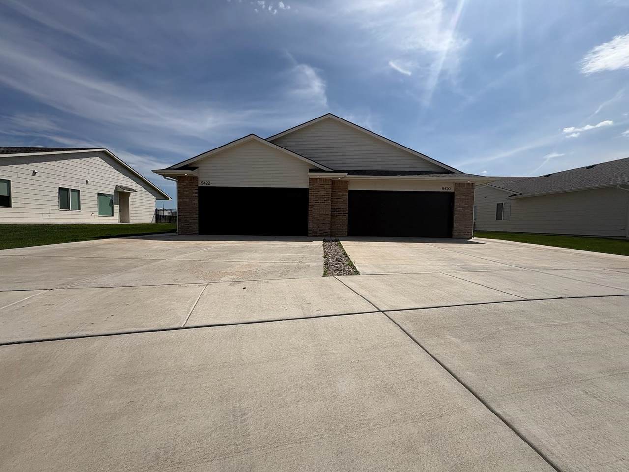 5513-5515 Sandkey Ct - Photo 1