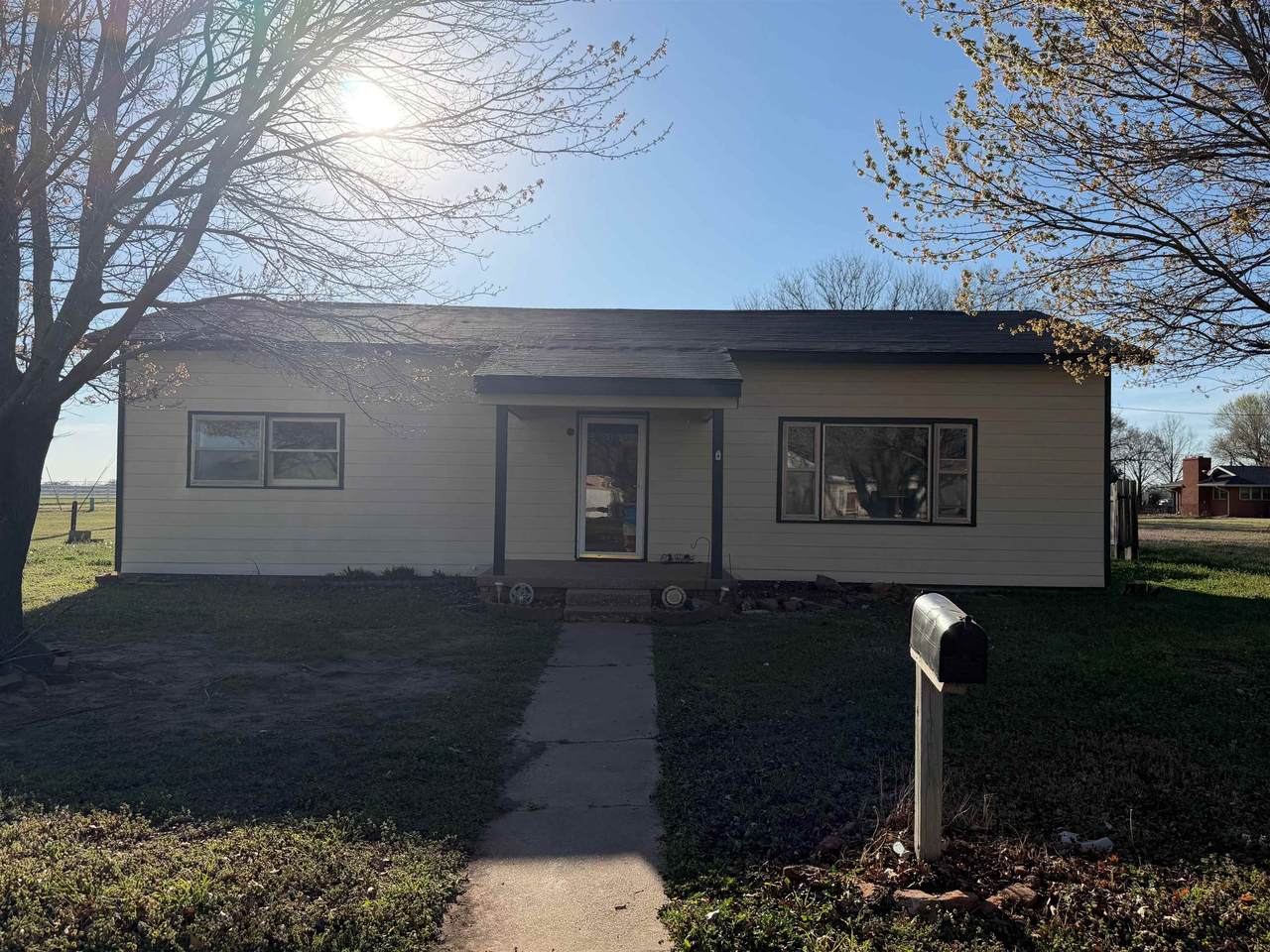 2120 Pine St - Photo 1