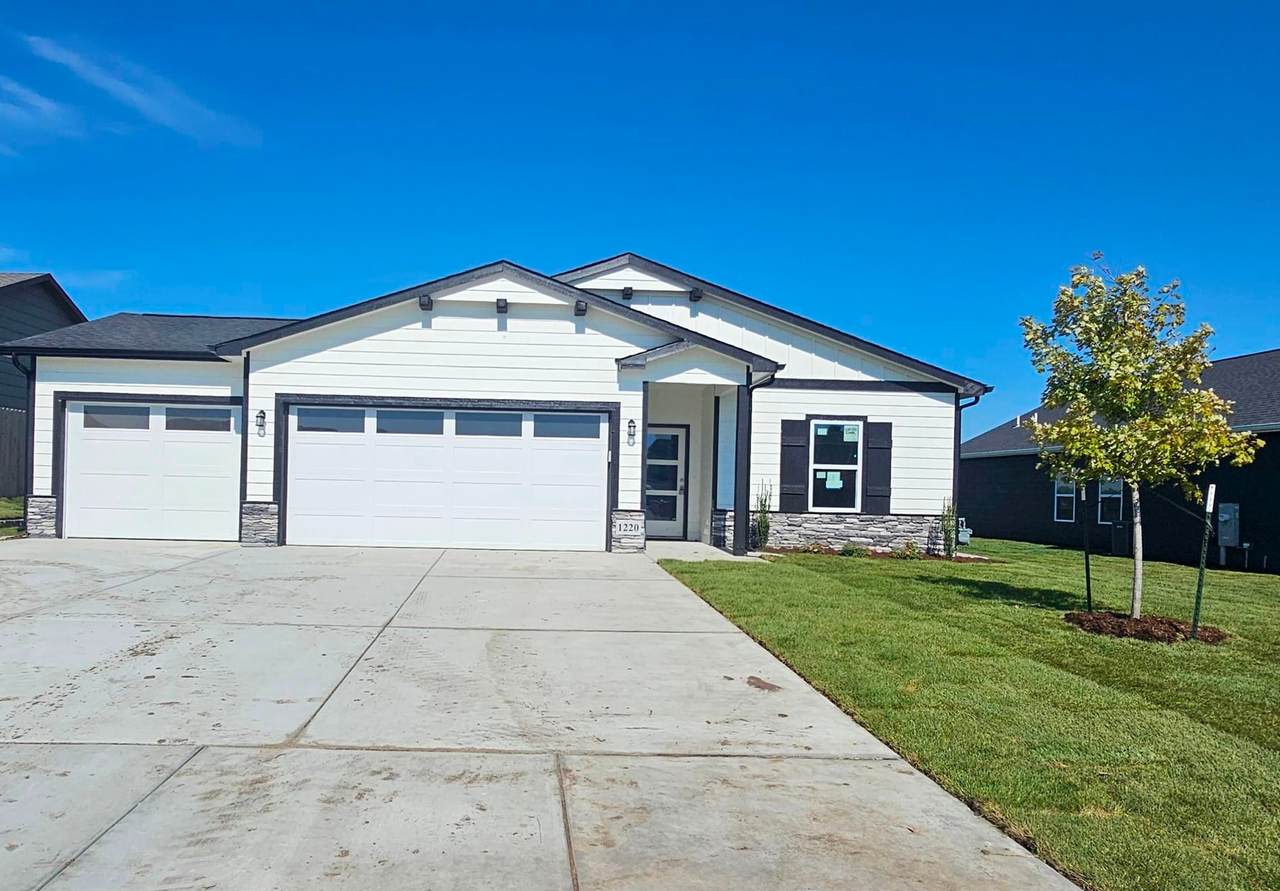 1220 Northridge St - Photo 1