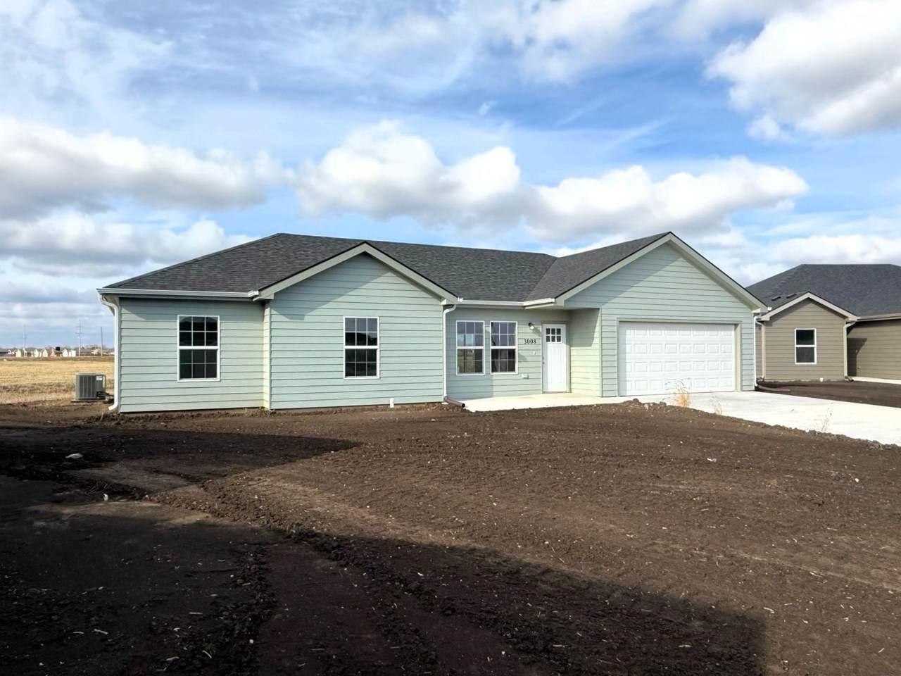 3008 Fountain Dr - Photo 1