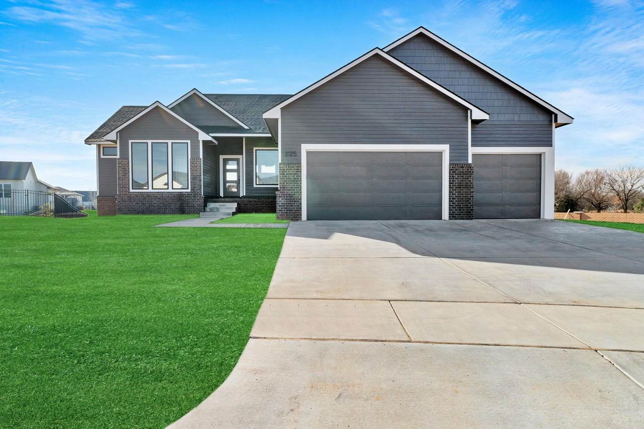 3125 Pine Grove Cir - Photo 1