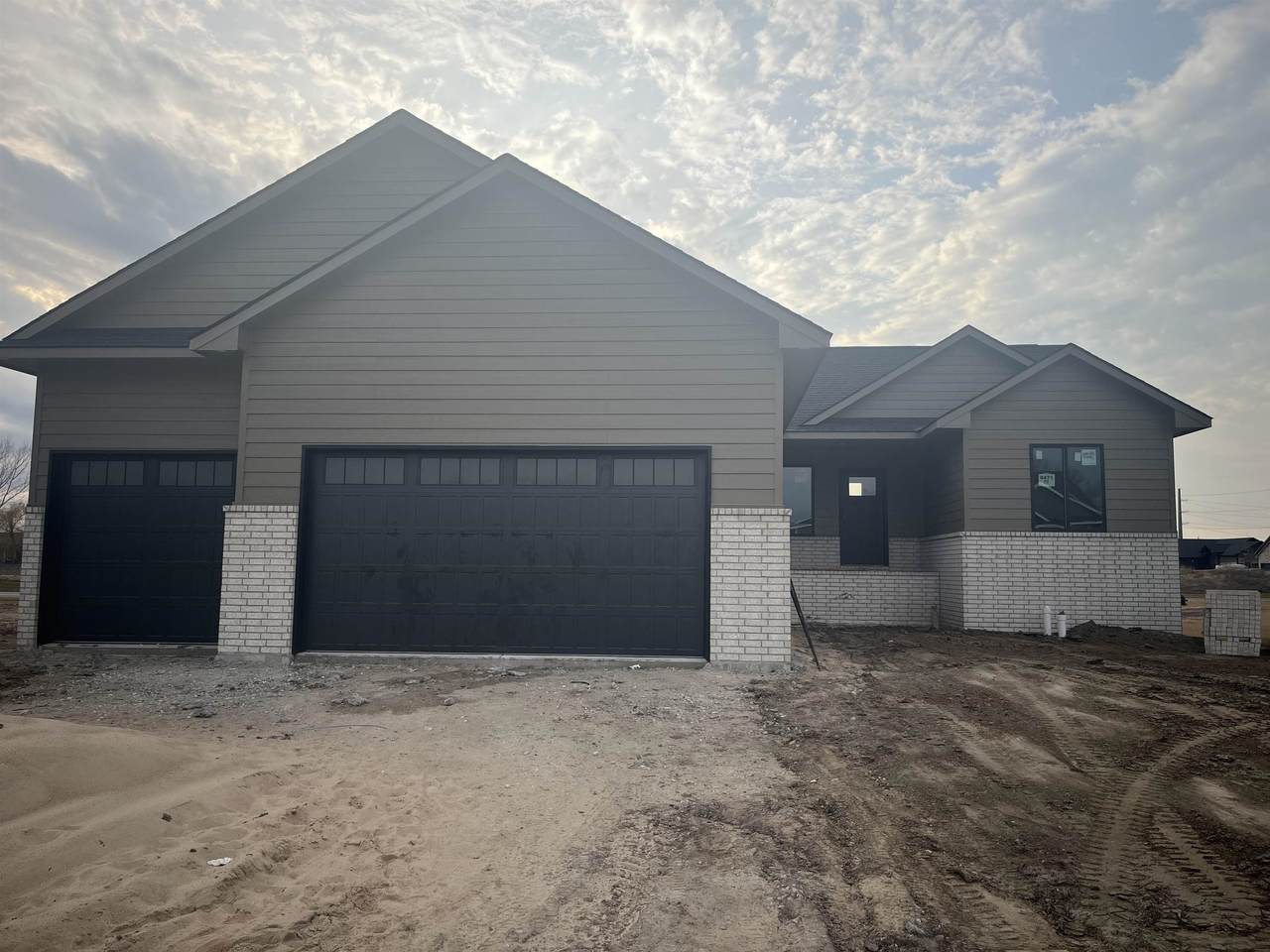 8471 Pebble - Photo 1