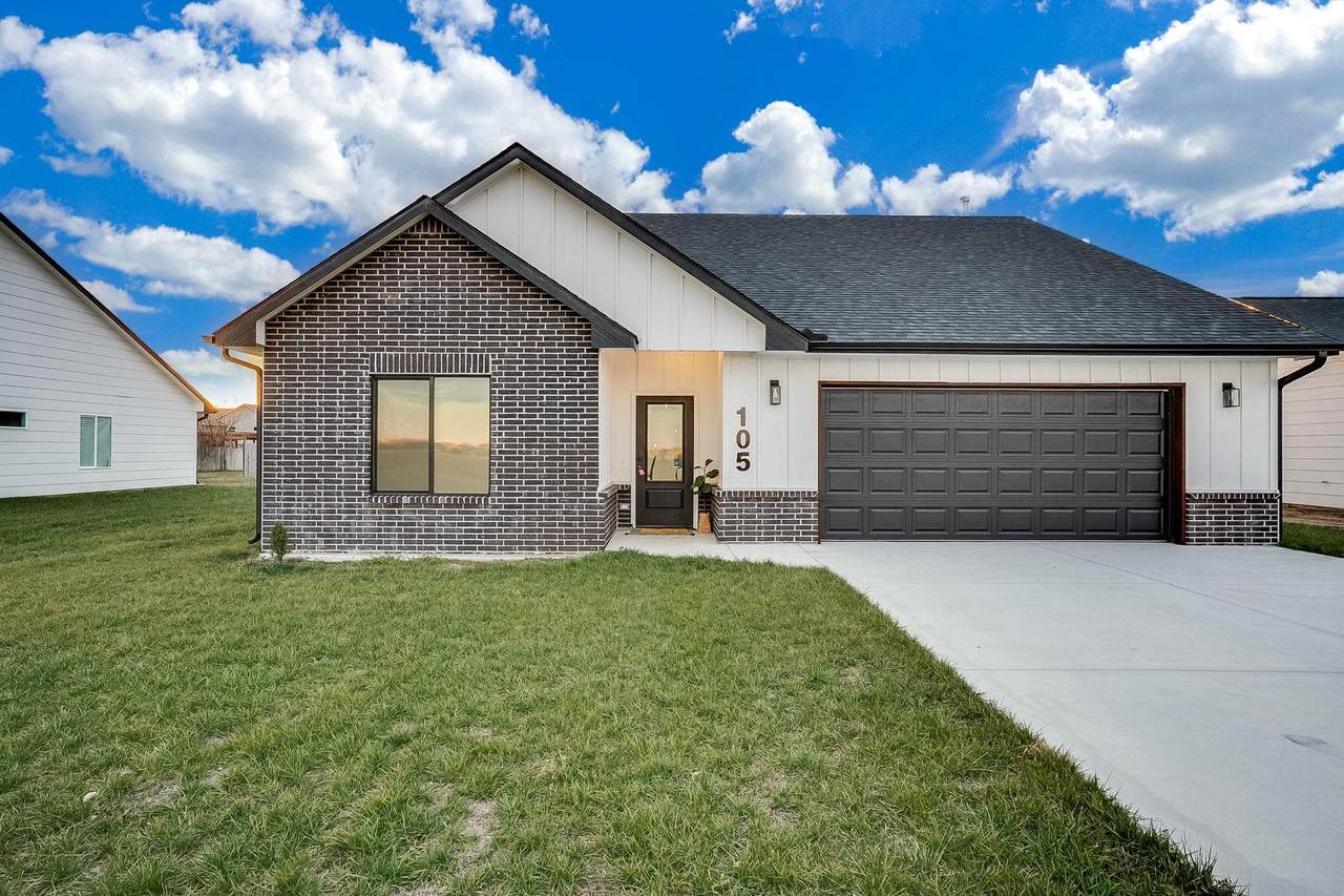 105 Oxford Ave - Photo 1