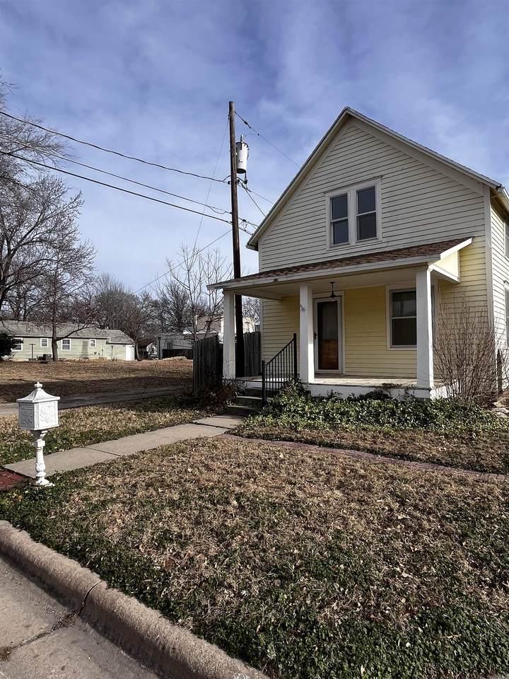 1112 Poplar - Photo 1