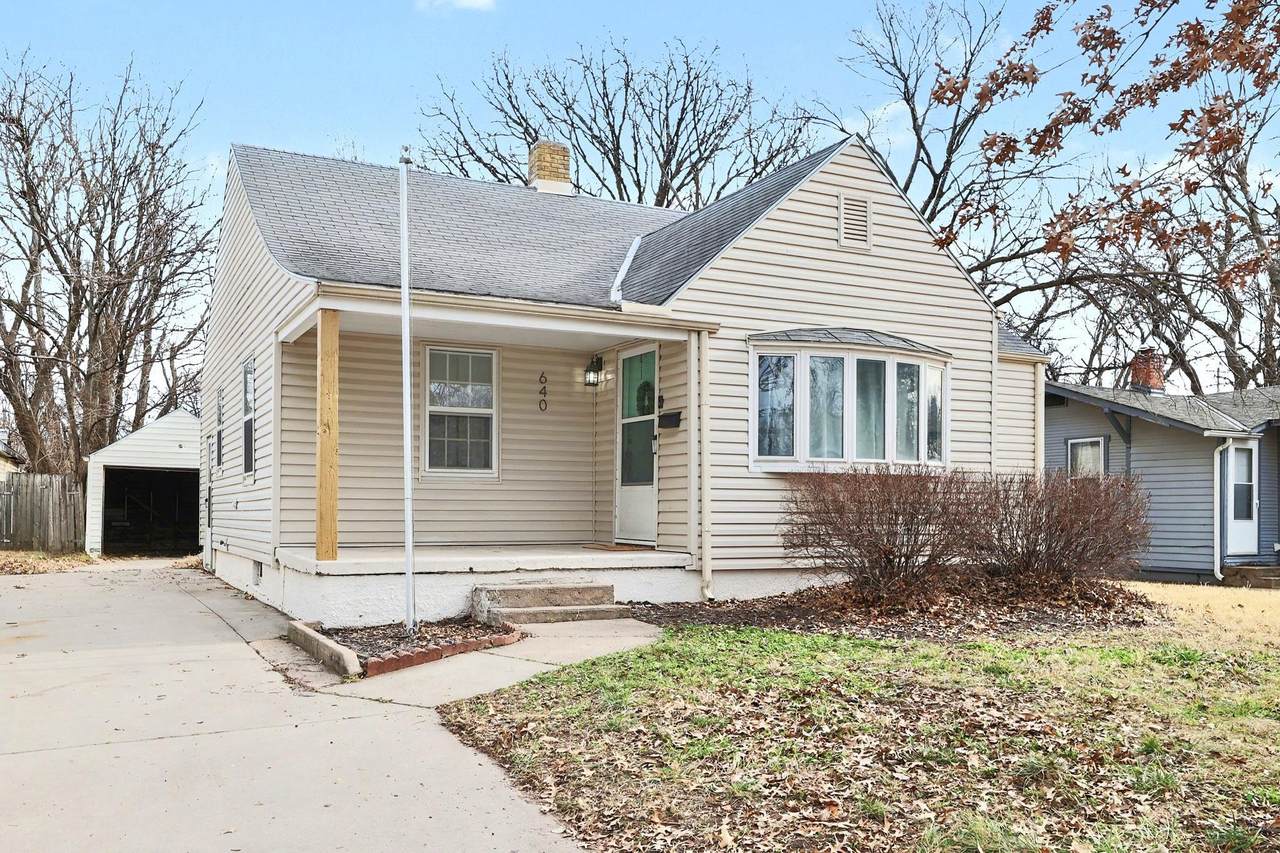 640 Lorraine Ave - Photo 1