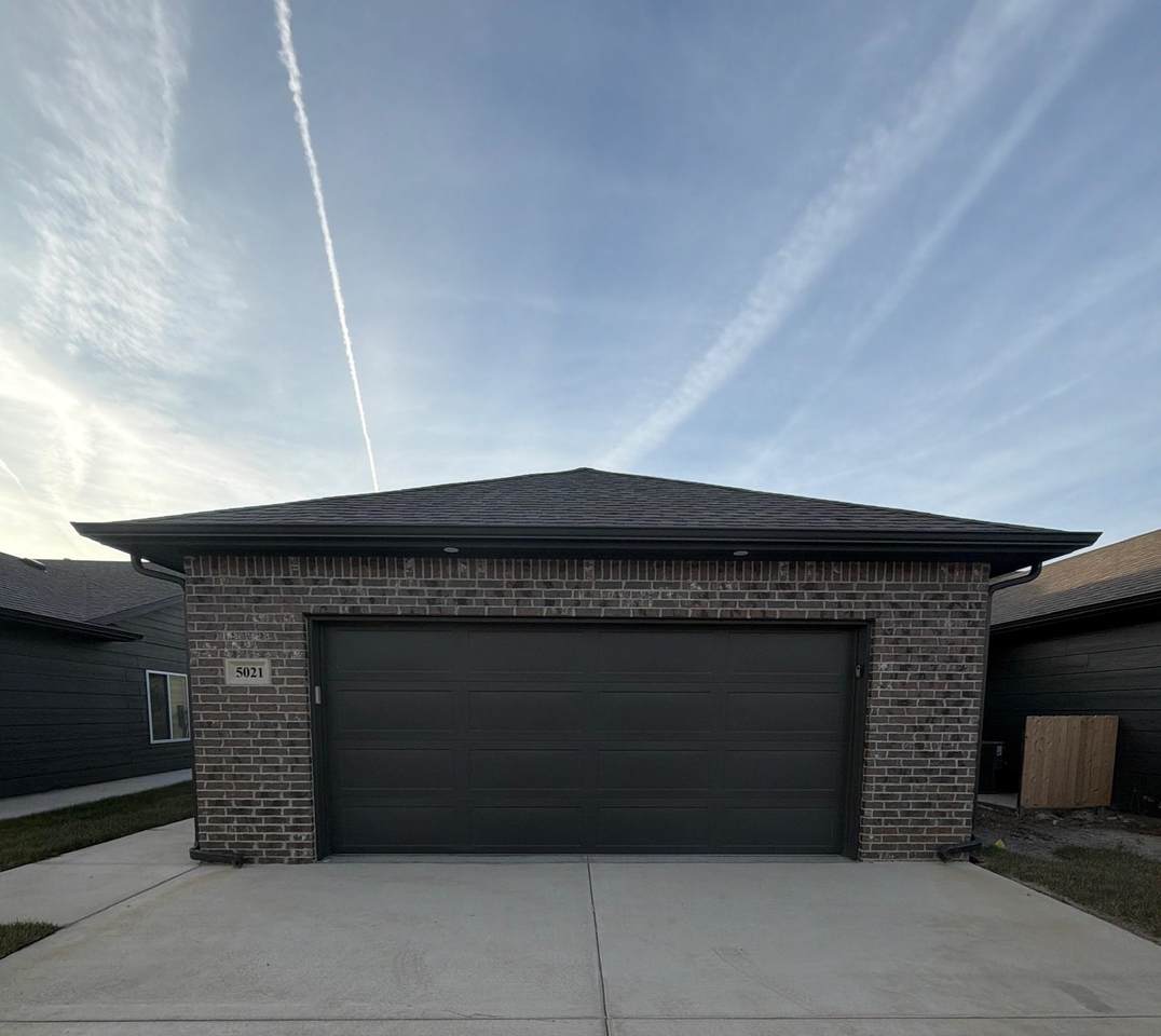 5021 Fairmount Ave - Photo 1