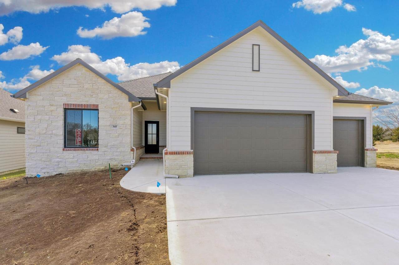 345 Jackson Heights Ct - Photo 1