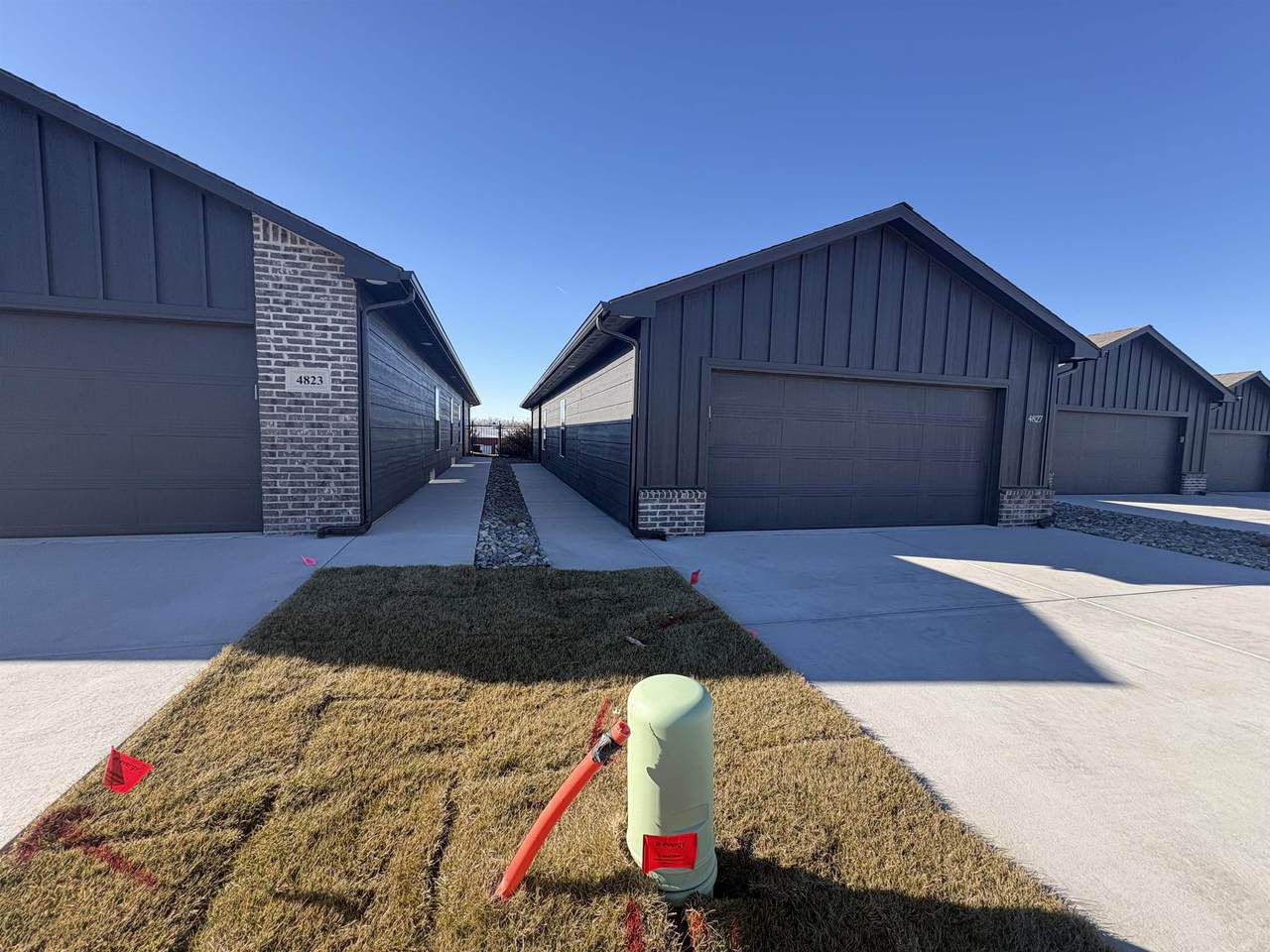 4827 Vassar Avenue - Photo 1