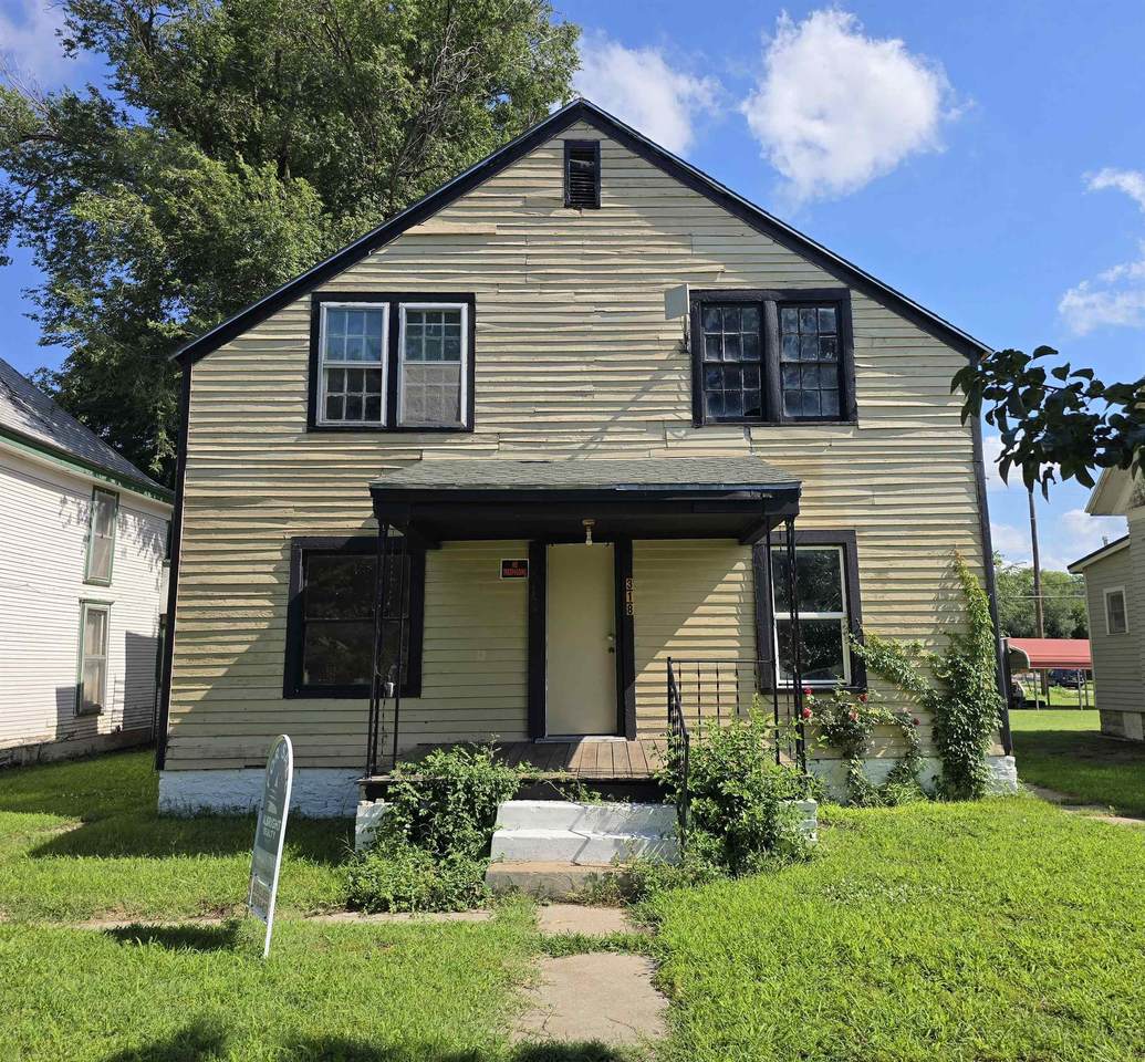 318 7th Ave - Photo 1