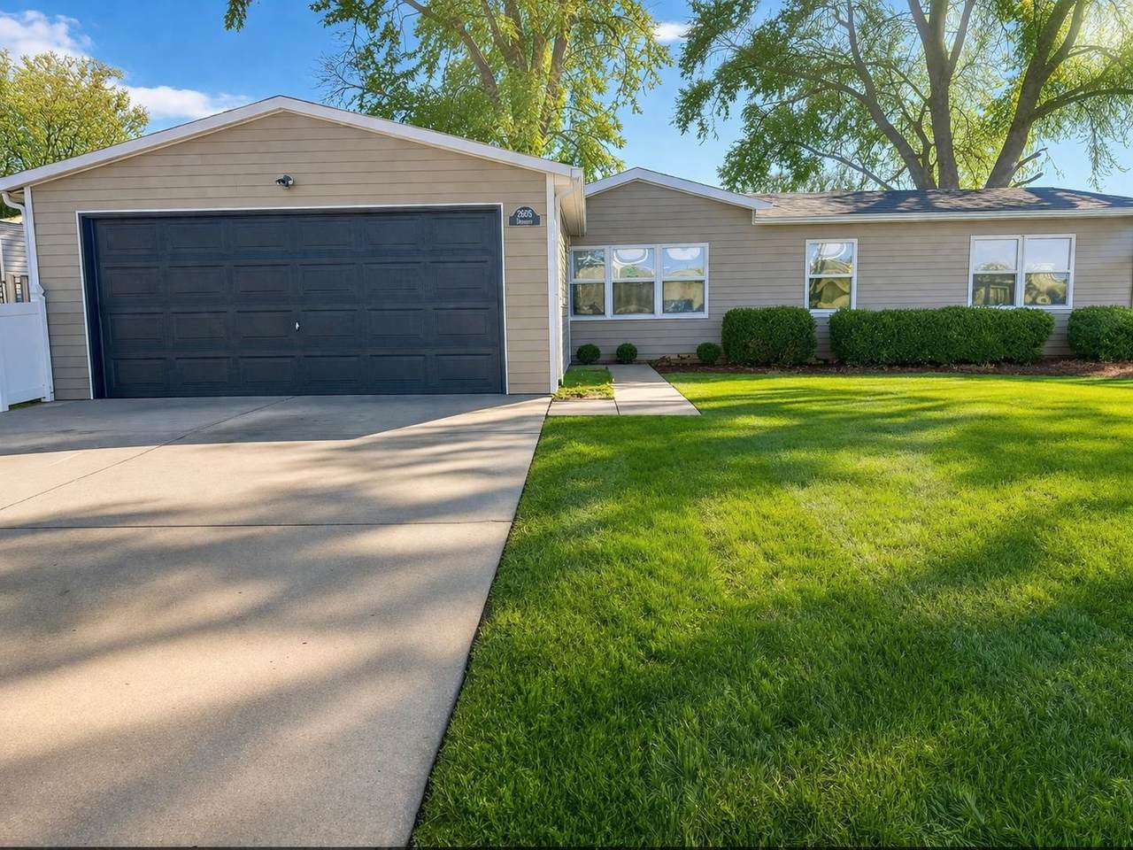 2605 Oxberry St - Photo 1