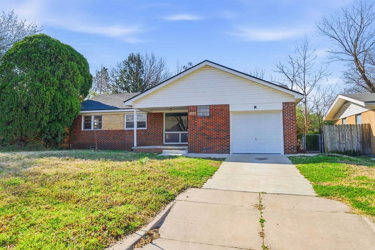 7603 Gilbert St - Photo 1