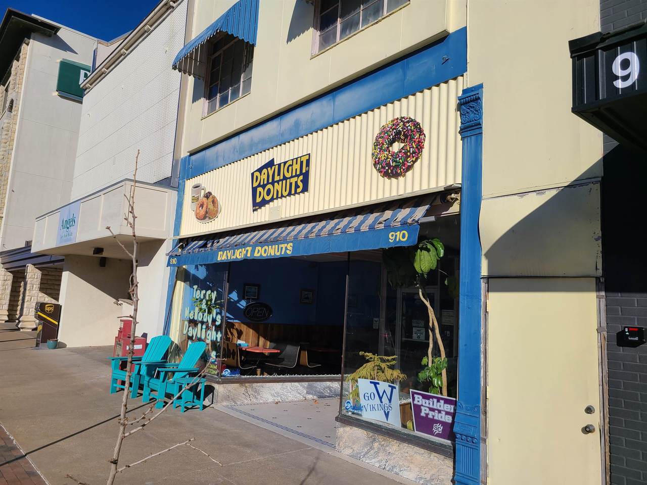 910 Main St - Photo 1