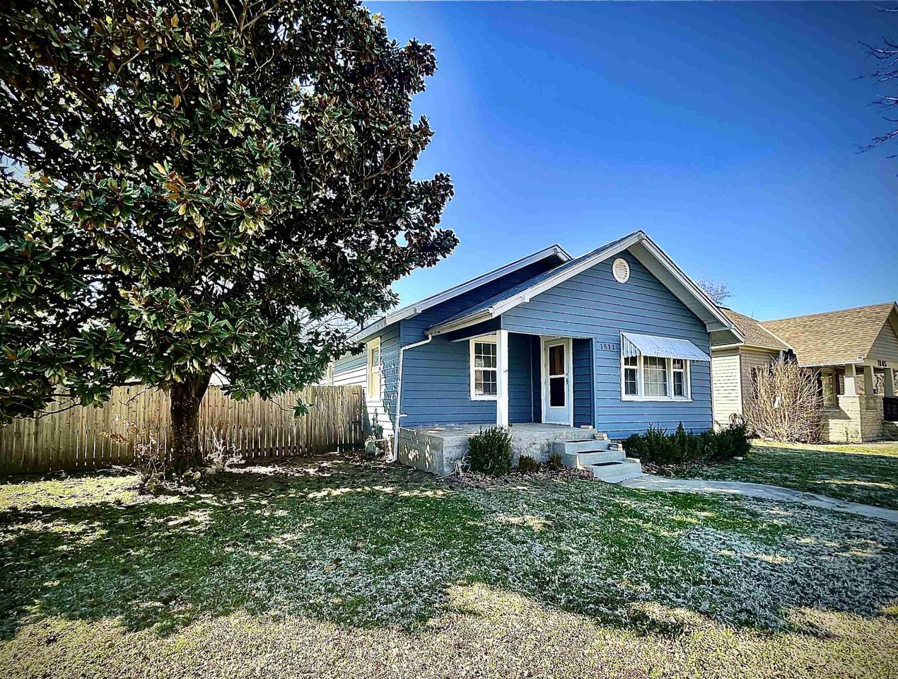 1811 Andrews - Photo 1