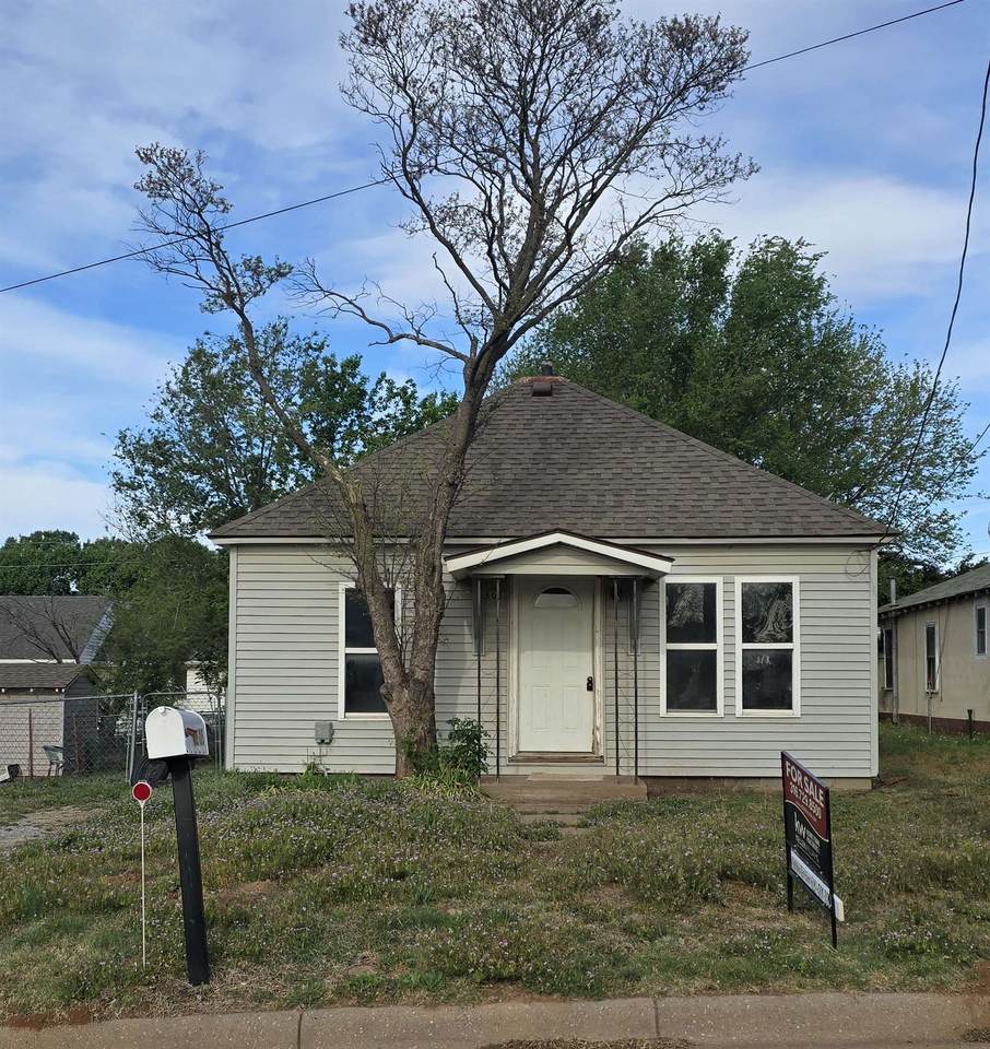 505 Adams St - Photo 1