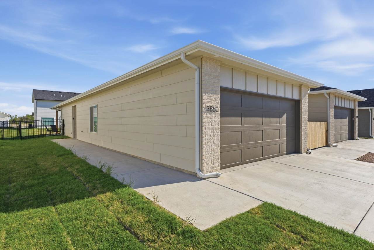 3857 Longleaf St - Photo 1