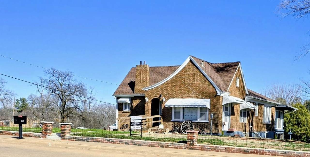 740 Walnut St - Photo 1