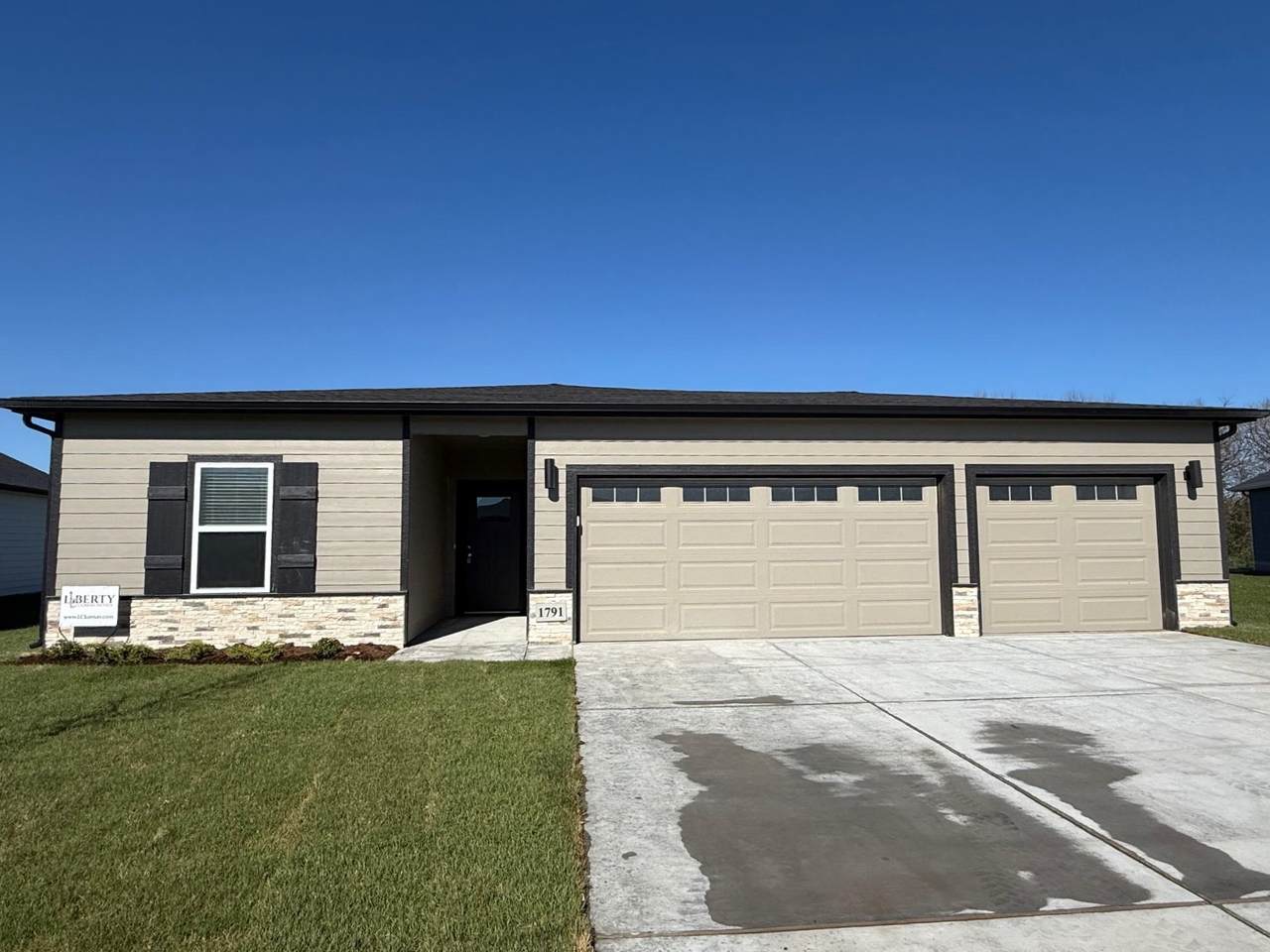 1791 Redbud Lane - Photo 1