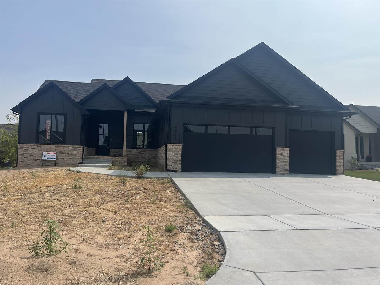 4989 Emerald Ct - Photo 1