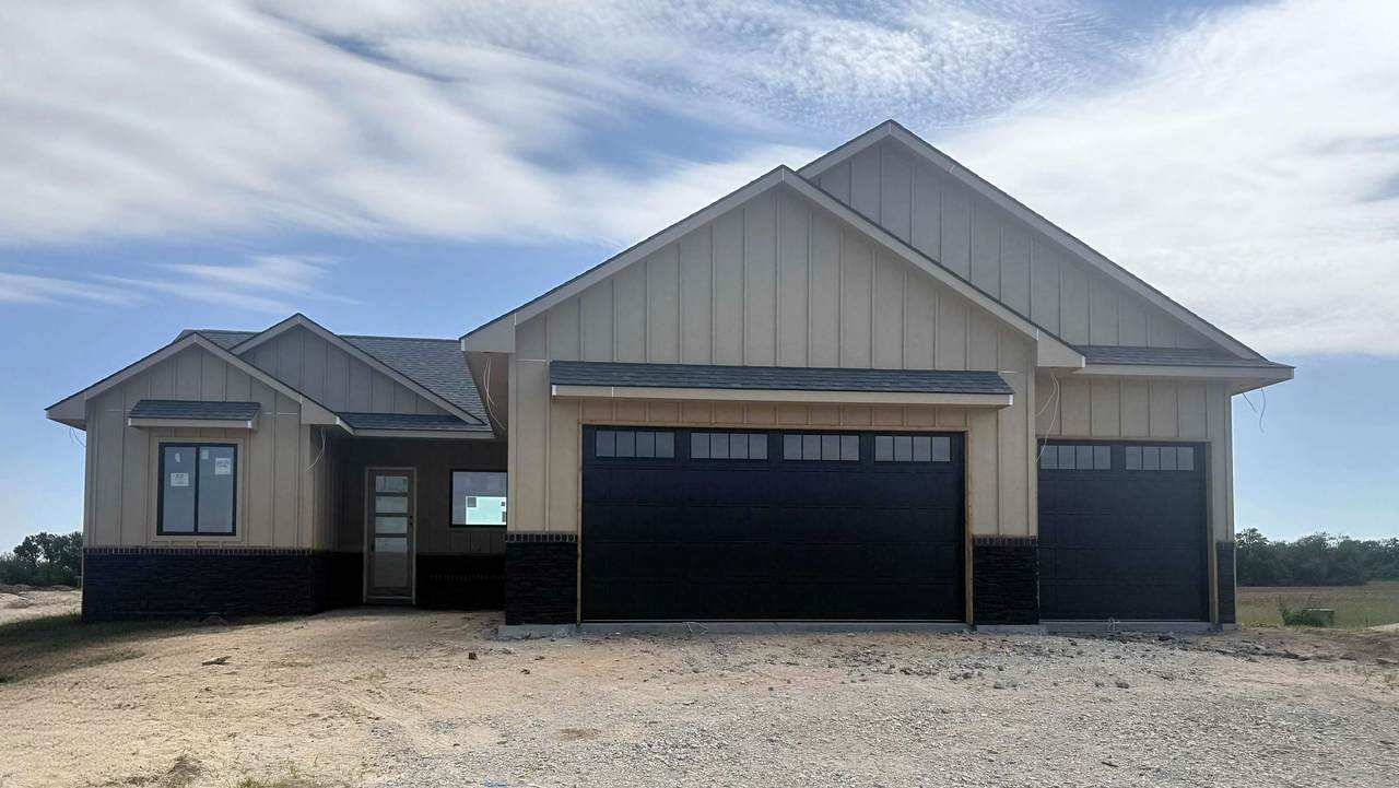 1329 Greenvale St - Photo 1