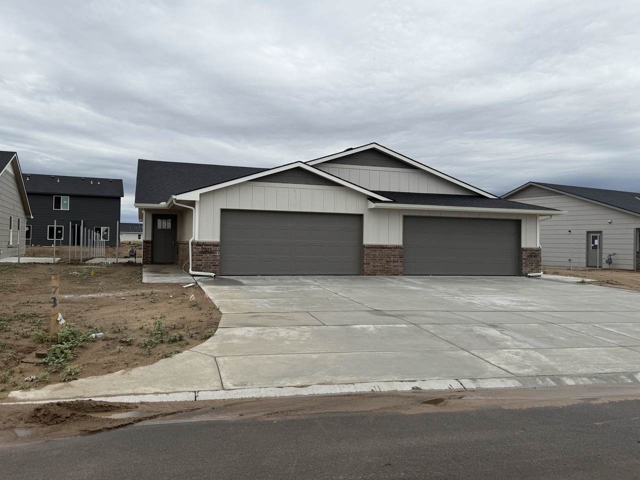 2873 Cedar Crest Ct - Photo 1